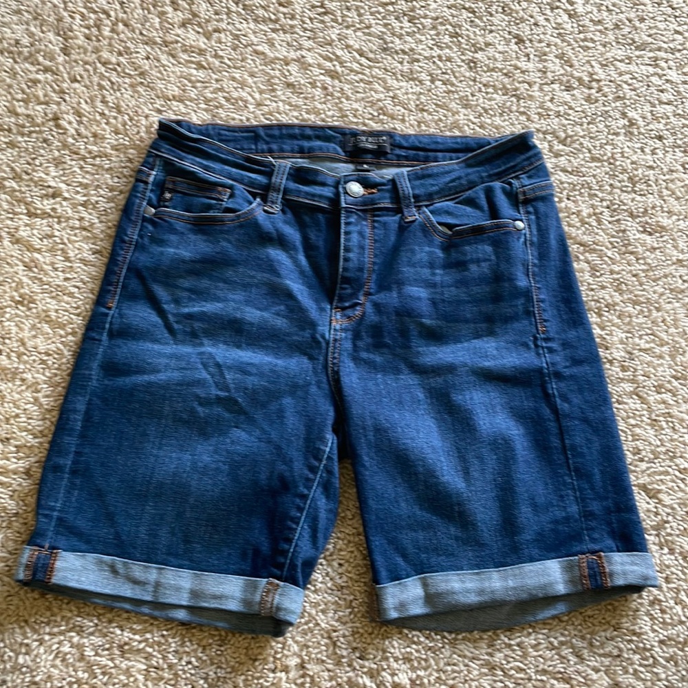 NWOT Judy Blue shorts - size L